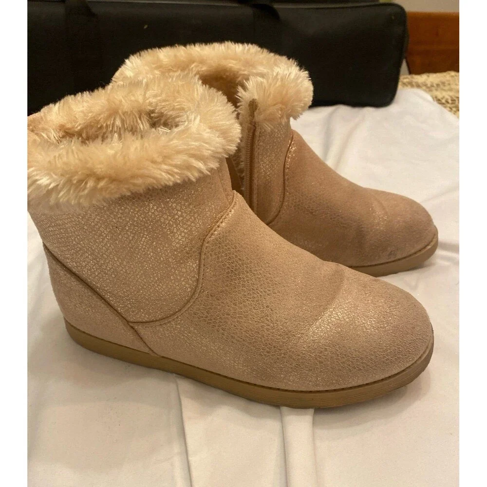 Cat & Jack Girls Mila Shearling Style Boots Faux Fur Gold Zip Round Toe - Size 5